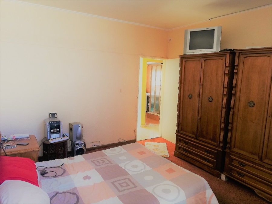 4 Bedroom Property for Sale in Oakdale Western Cape